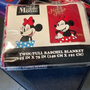 Minnie Mouse twin blanket Disney new
